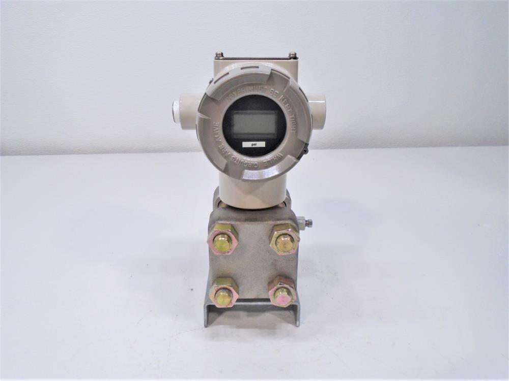 Yamatake 0 - 4000 PSI Differential Pressure Transmitter STG981-E1T-00000-R5-D7E9